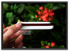 小巧滑盖人见人爱 联想E520手机评测 