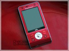 音乐随心 索尼爱立信W908c红色版跳水 