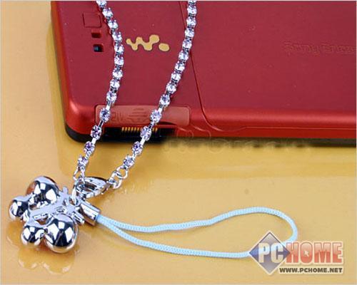 点击查看本文图片 索尼爱立信 W888c - 索尼爱立信超薄旗舰机W888c超值仅2K9