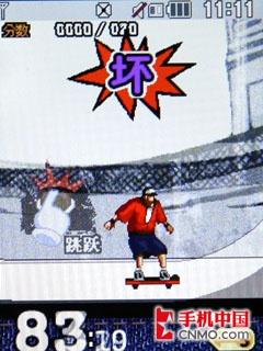 甜美可爱冰淇淋 LG时尚翻盖KF350评测 