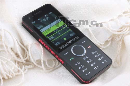 全国首发 二代三星阿玛尼手机M7500评测