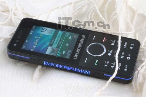 全国首发 二代三星阿玛尼手机M7500评测