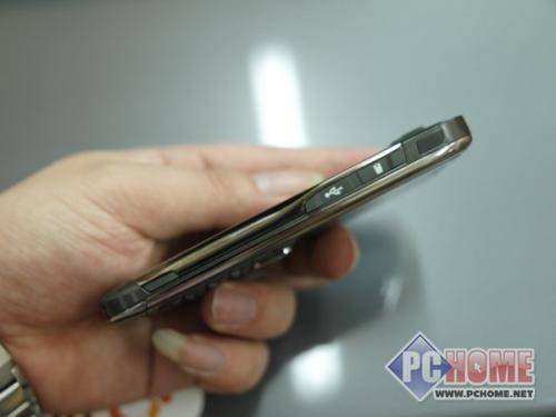 点击查看本文图片 诺基亚 E71 - 超薄全金属智能机 E71价格走低2620元