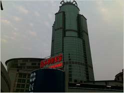 时尚对决 索尼爱立信W705激斗诺基亚E66