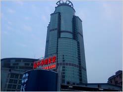 时尚对决 索尼爱立信W705激斗诺基亚E66