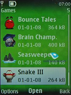 精钢超薄机身 诺基亚商务新宠6700评测 