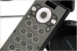 帅气翻盖动作 时尚折叠造型手机精彩荐