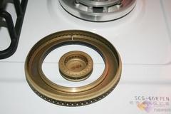 倾斜出火更高效 樱花燃气灶千元热销