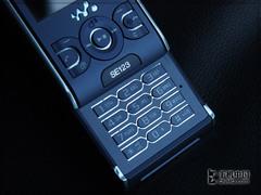 Walkman新宠 索尼爱立信W595再跌百元 