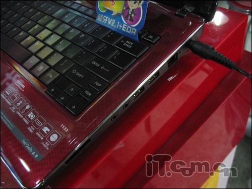 新年最爽！东芝13寸红轻薄T133超低价