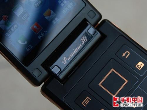 双3.3寸屏Android 2.2 三星W899臻尊评测 