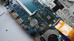 细拆东芝Z830 谈Ultrabook的成本控制 