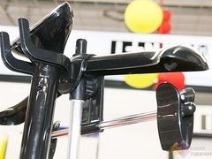 全新时尚感受 美的挂烫机YGJ351更方便