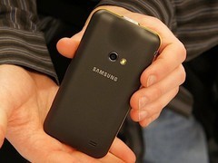 手机可当投影仪 三星I8530今日新鲜上市 