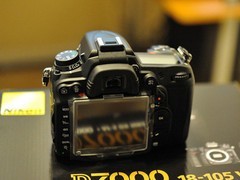 热销中端单反 尼康D7000套机售价10380元 