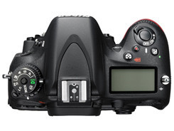 D600