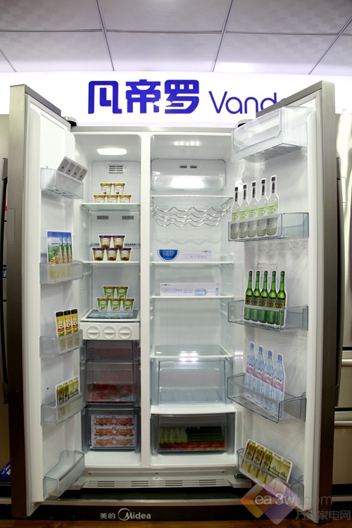 节能家电受热捧 美的对开门冰箱特卖 