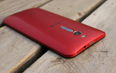 4GB运存有需要？ 顶配华硕ZenFone2首测 