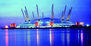 伦敦千年穹顶，现为剧场。杰克逊若不去世，他今年在伦敦的演唱会就在此举办。   