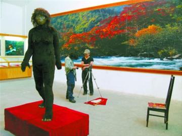 博物馆内的“野人”模型（资料图片）
