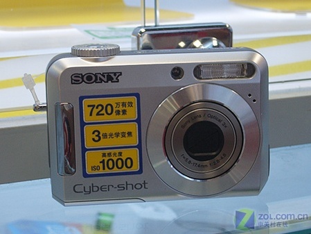 索尼s650,1gb记忆棒,相机包和液晶屏贴膜一共是