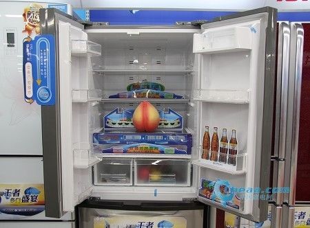 瓜果梨桃单独放 多门冰箱帮您长久保鲜