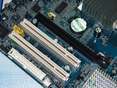 pci-e x16插槽 固态电容版94gc主板466元