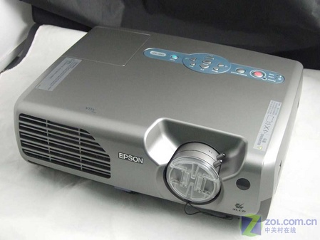 不过这一次,爱普生emp-822进行了一次华丽变身,不但模具更新,采用了