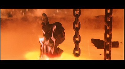 事物了,这个剧情在加长版中有交待),比如上面截图中竖起大拇指的动作