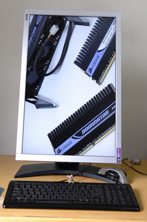 mva面板benq fp241wz与acer26寸对评