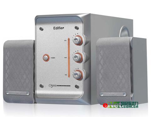 漫步者e3100是时尚系列的代表作之一,相比于e1100,e3300来说,外观方面