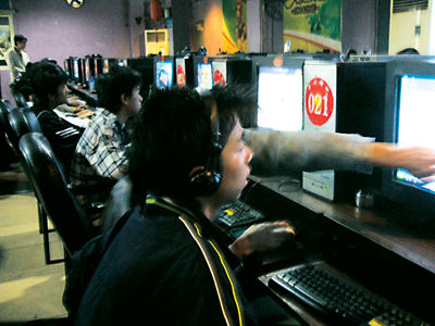 近7成青少年暑假沉迷上网 现实生活缺乏关爱系主因