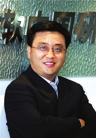 8月7日，张亚勤在微软中国总部接受专访(胡雪柏 摄)