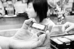 “山寨厂”加工出来的伪劣内存条，充斥二手电脑城。