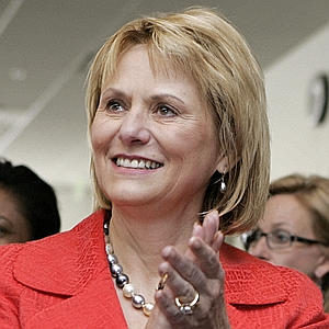 雅虎CEO卡罗尔·巴茨(Carol Bartz)去年薪酬高达4720万美元