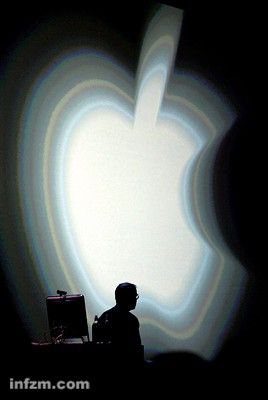 苹果的产品在中国被万众膜拜，乔布斯锐意创新的理念却消失在“山寨中国”