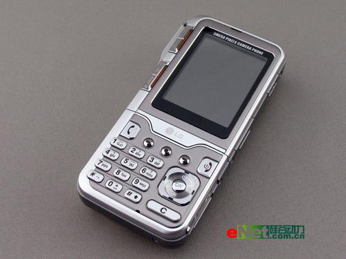 于第四季度上市的索爱k850注定价格不菲,因此2006年上市的lg kg928就