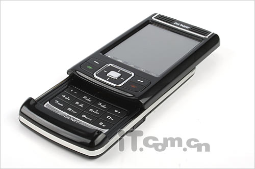 刘德华代言  超薄手写滑盖机s300独家测》手写轻薄是金立s300主要卖点