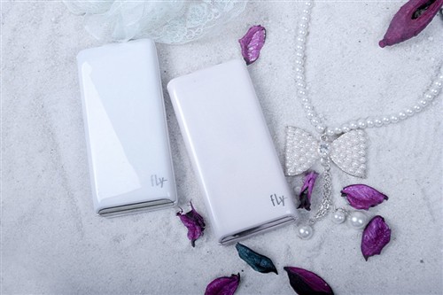 唯美梦幻翻盖炫灯触控手机FLYY605