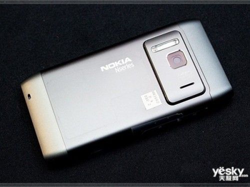 图为:诺基亚n8-00 手机