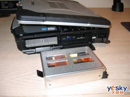 美军专用装备松下toughbookcf30评