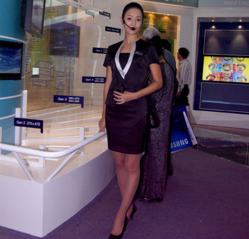 就是看美女 2007kes展又见美女火辣女仆装