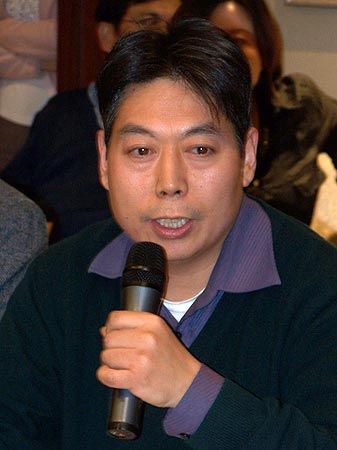 预告:侯自强,高旭东17时做客新浪聊3g发牌