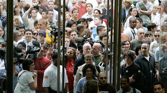 2007年6月29日；第一代iPhone上市