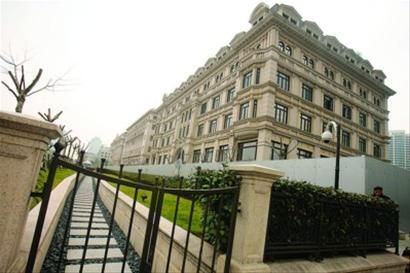 疑为苹果研发中心的巴洛克式建筑