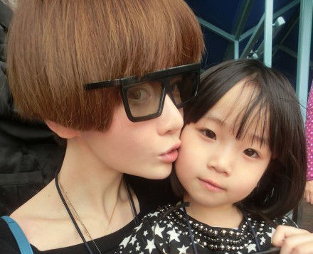 徐粲金19岁做妈妈