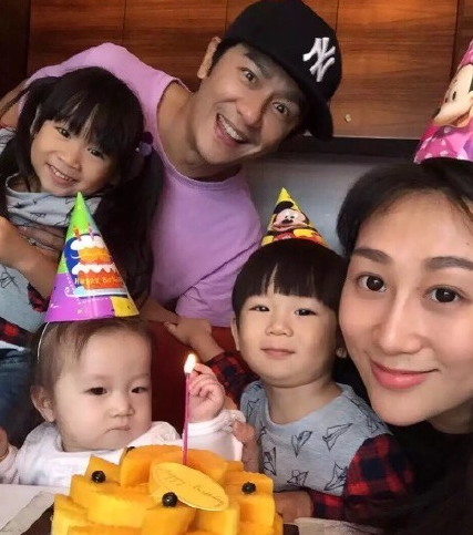 陈浩民妻子怀第四胎生孩子上瘾？ 一年抱一个娃节奏惊人