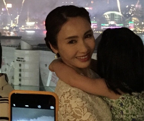 44岁的黎姿仍保养得很好