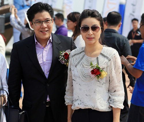 郭晶晶与老公霍启刚