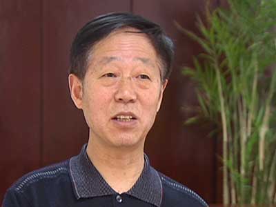 　　图片02：陈金山越发感觉业内的某些潜规则正一步步侵蚀着担保行业的未来，担保的门槛比较低，又不需要哪里去审批，注册一下就成，能做就做，在收益不足的时候，它还可能做一些民间资金的拆借业务，做一些补充。